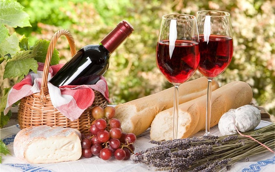 Anh: Loại bỏ quy định chứng nhận nhập khẩu rượu vang