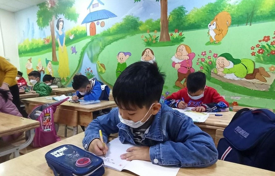 Học sinh từ lớp 1 đến lớp 6 ở 12 quận Hà Nội chưa đi học từ ngày 21/2