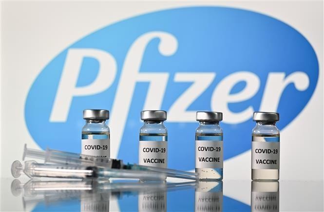 Pfizer nâng dự báo doanh thu từ bán vaccine ngừa COVID-19