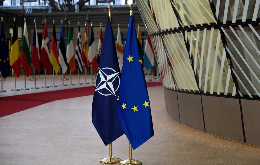 Ukraine thông báo cuộc họp 3 bên đầu tiên với EU và NATO