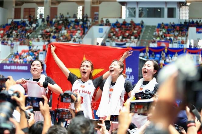 Đội tuyển bóng rổ nữ Việt Nam đoạt tấm HCV lịch sử tại SEA Games 32