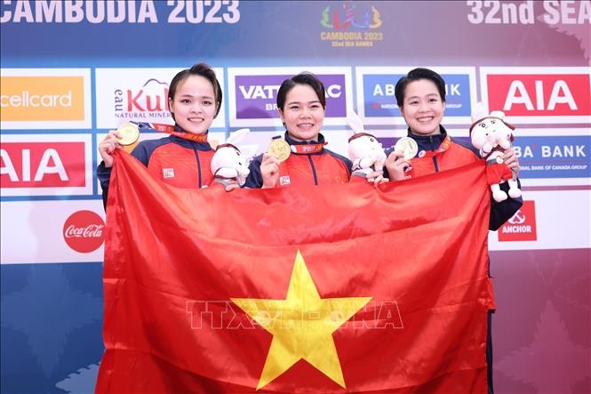 Việt Nam thăng tiến trên bảng tổng sắp huy chương tại SEA Games 32