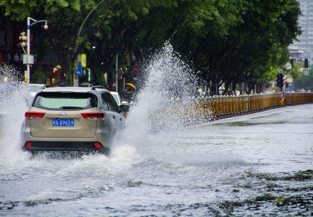 Trung Quốc duy trì cảnh báo mưa bão ở mức cao nhất