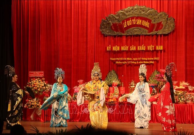 Sân khấu Thành phố Hồ Chí Minh tìm hướng đi cho cải lương sử Việt​
