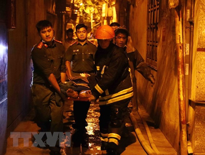 Các bệnh viện Hà Nội tập trung cứu chữa nạn nhân trong vụ hỏa hoạn chung cư