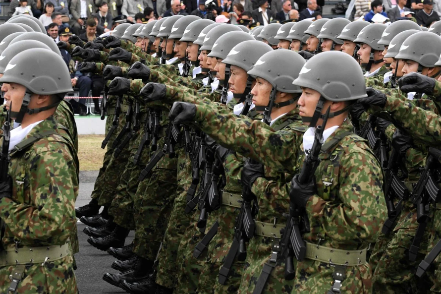 Nhật Bản chật vật tuyển dụng tân binh