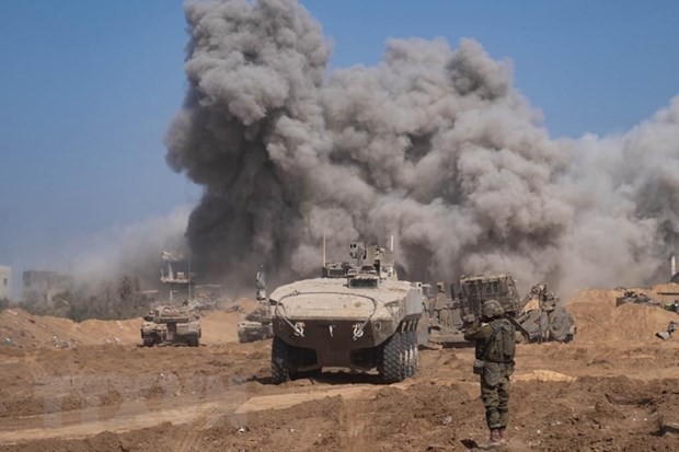 Lực lượng Israel triển khai chiến dịch tấn công trên bộ ở Dải Gaza, ngày 5/11/2023. (Ảnh: TTXVN)