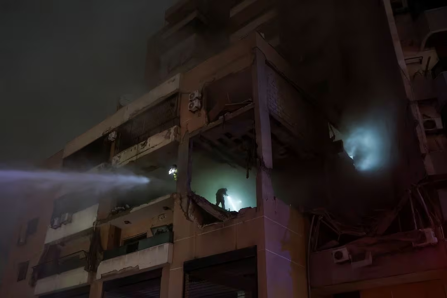 Tòa nhà ở ngoại ô Beirut, nơi xảy ra vụ không kích khiến phó thủ lĩnh Hamas thiệt mạng. Ảnh: Reuters