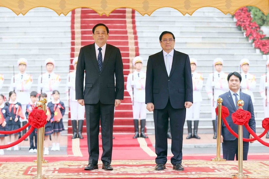 Thủ tướng Phạm Minh Chính chủ trì Lễ đón Thủ tướng Lào Sonexay Siphandone thăm chính thức Việt Nam