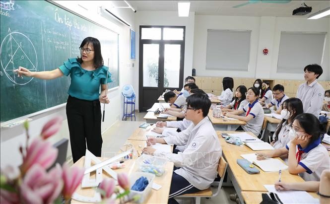 Tuyển sinh lớp 10 năm học 2024 - 2025 ở Hà Nội: Mong sớm công bố số môn thi để giải tỏa áp lực