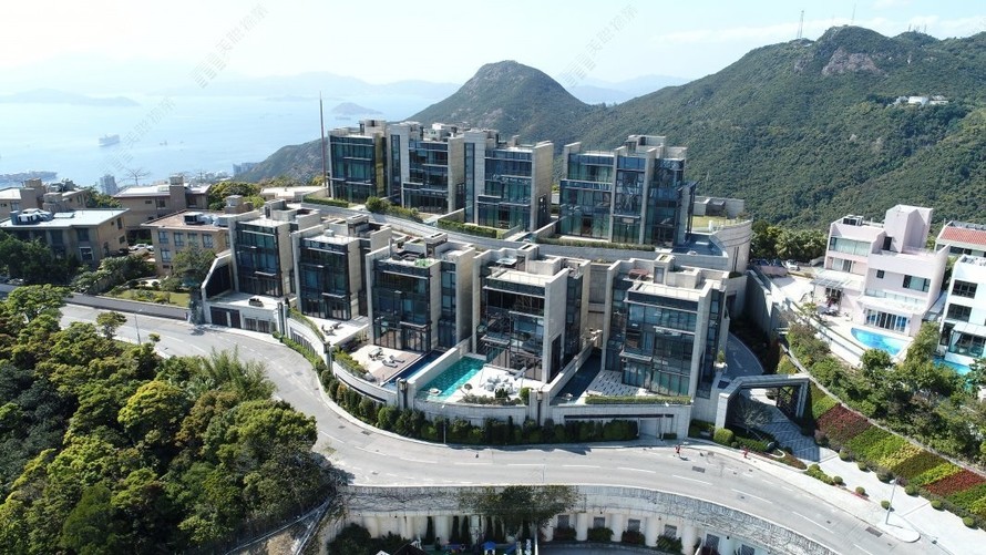Các khu nhà triệu đô tại The Peak nằm cách xa khu vực trung tâm và sở hữu tầm view tuyệt đẹp hướng ra vịnh Hongkong. 