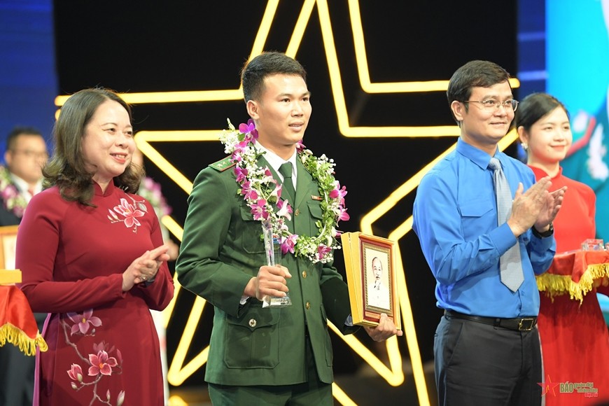 Quyền Chủ tịch nước Võ Thị Ánh Xuân dự Lễ trao Giải thưởng Gương mặt trẻ Việt Nam tiêu biểu năm 2023