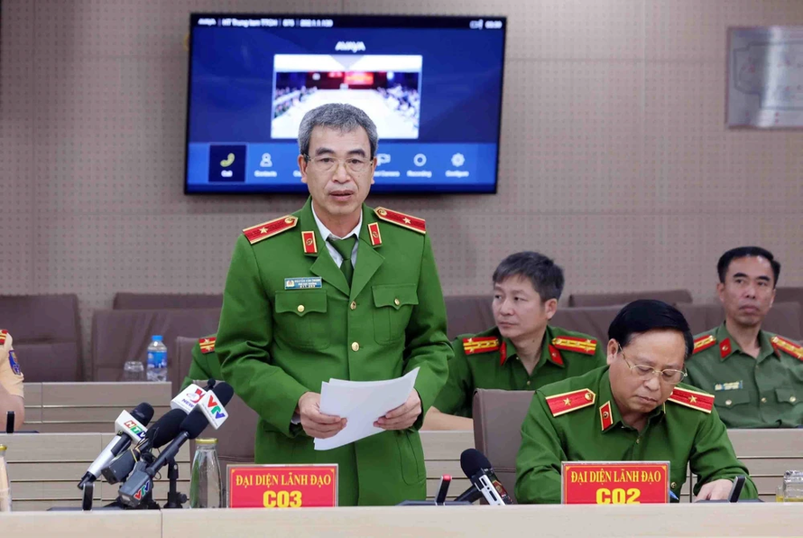Thiếu tướng Nguyễn Văn Thành, Phó Cục trưởng Cục Cảnh sát Điều tra tội phạm về tham nhũng, kinh tế, buôn lậu thông tin đến các cơ quan thông tấn, báo chí. Ảnh: TTXVN