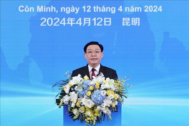 Chủ tịch Quốc hội dự Diễn đàn Chính sách pháp luật thúc đẩy hợp tác đầu tư, thương mại Việt - Trung