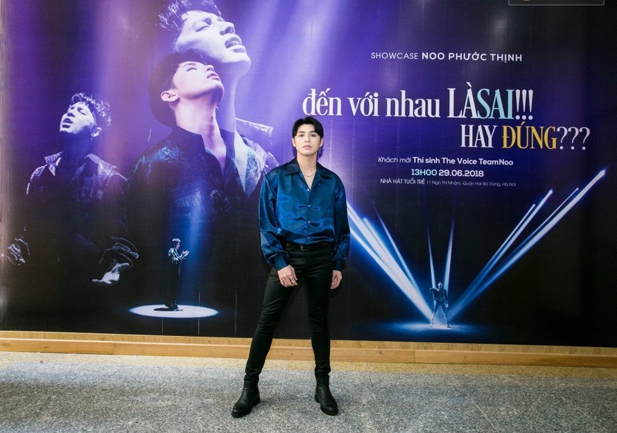 Noo Phước Thịnh trong buổi showcase "Đến với nhau là sai hay đúng" tại Nhà hát Tuổi trẻ - Hà Nội.