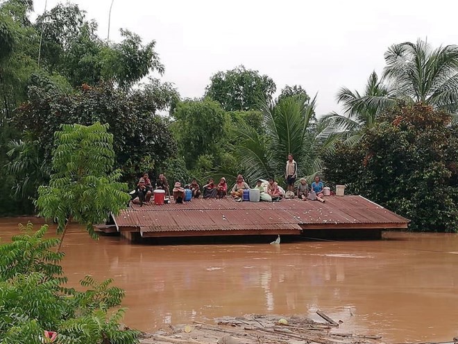 Sự cố vỡ đập thủy điện tại Lào khiến hàng ngàn hộ dân bị ảnh hưởng.