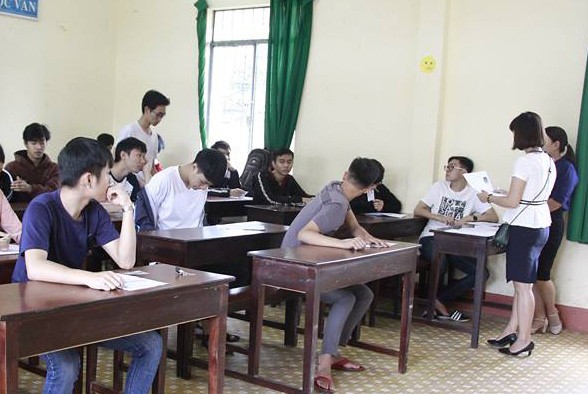 Các thí sinh tại Đắk Lắk trong kỳ thi THPT quốc gia 2018. (Ảnh: Trần Lộc)