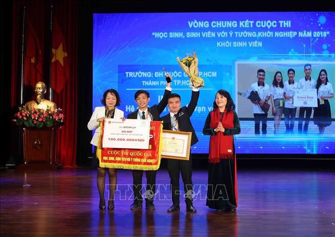 Dự án khởi nghiệp Inut Platform - hệ sinh thái kết nối vạn vật của trường Đại học Quốc gia Thành phố Hồ Chí Minh xuất sắc dành giải Nhất cuộc thi Học sinh - Sinh viên với ý tưởng khởi nghiệp năm 2018. Ảnh: Thanh Tùng/TTXVN