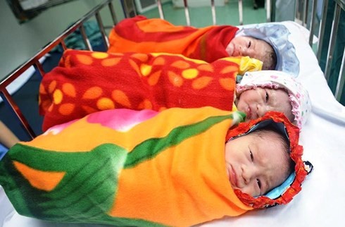 3 em bé (2 gái và 1 trai) chào đời khỏe mạnh, xinh xắn.