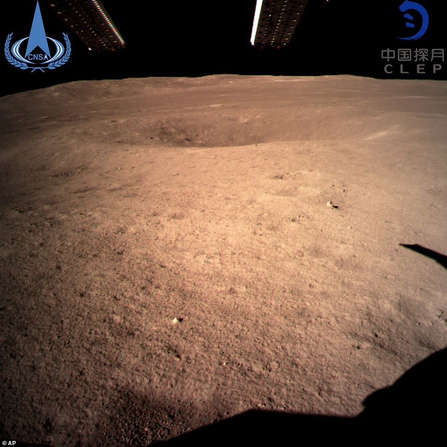 Một bức ảnh chụp bề mặt Mặt trăng do Hằng Nga 4 gửi về Trái đất. Ảnh: AP