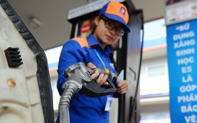 Giá xăng dầu đang có xu hướng tăng lên.