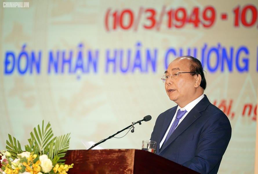 Thủ tướng phát biểu tại Lễ kỷ niệm 70 năm Ngày truyền thống và đón nhận Huân chương Hồ Chí Minh lần thứ 2 của Học viện Quân Y. Ảnh VGP/Quang Hiếu
