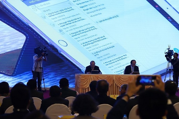 Thủ tướng Nguyễn Xuân Phúc đã trực tiếp ký ban hành văn bản điện tử đầu tiên bằng giải pháp của Viettel vào ngày 12/3/2019