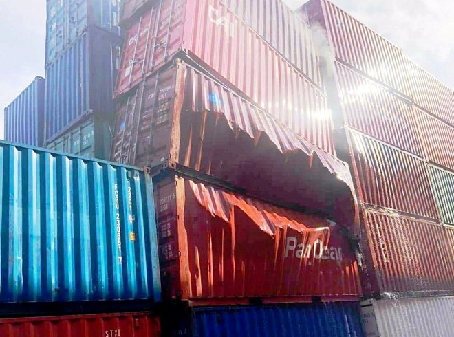 Hiện trường vụ container phát nổ ở cảng Cát Lái