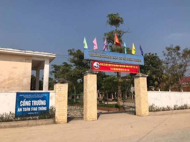Trường THCS Nghi Phong - nơi hai nam sinh lớp 8 bị tố có hành vi hiếp dâm một bé gái lớp 2.