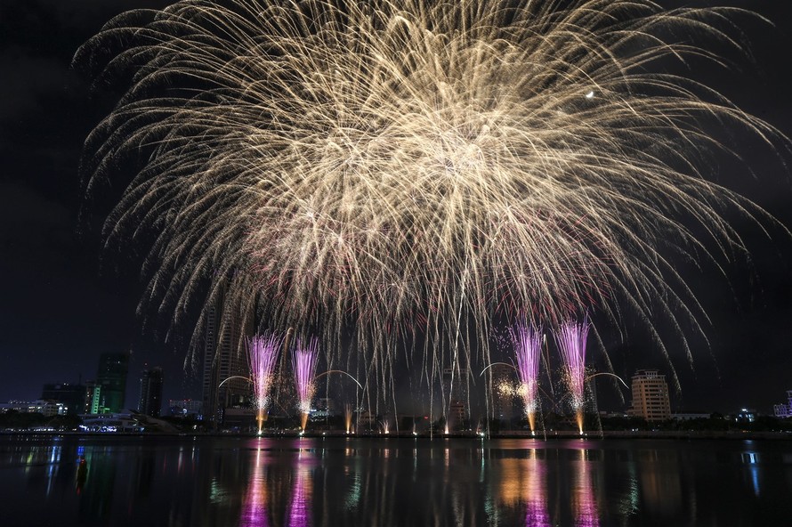 Lễ hội pháo hoa quốc tế Đà Nẵng – bức tranh mỗi năm lại đẹp hơn