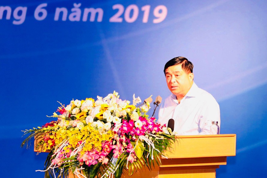 Bộ trưởng Nguyễn Chí Dũng phát biểu tại hội nghị.