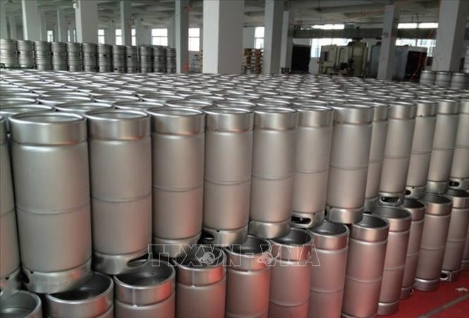 Sản phẩm thùng đựng bia bằng thép không gỉ của Công ty Keg, Trung Quốc. Ảnh: Kinnek/TTXVN