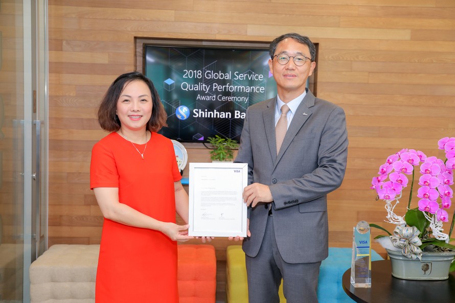 Ngân hàng Shinhan nhận giải thưởng ‘Dịch vụ chất lượng toàn cầu 2018’ của tổ chức Visa