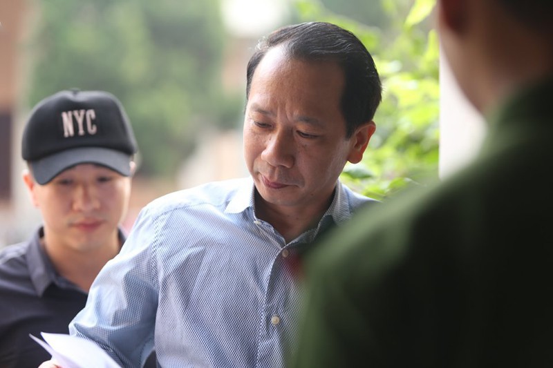 Ông Trần Đức Quý, phó chủ tịch UBND tỉnh Hà Giang tới tòa sáng 18/9. - Ảnh: VOV