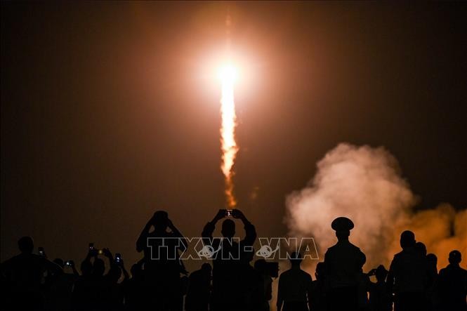 Tàu không gian Soyuz MS-13 của Nga mang theo 3 phi hành gia rời bệ phóng ở sân bay vũ trụ Baikonur của Kazakhstan tối 20/7/2019. Ảnh: AFP/TTXVN