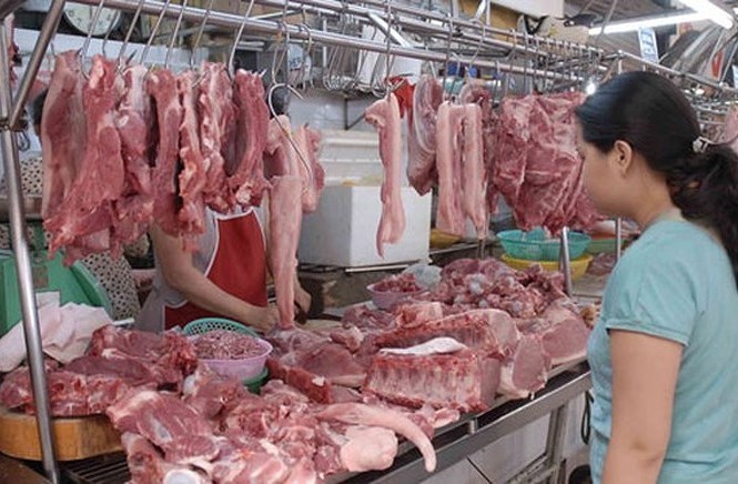 Giá thịt lợn trên thị trường đang tăng từng ngày do thiếu hụt nguồn cung thịt lợn trong nước.