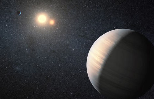 Hành tinh to lớn Gliese 15A c, nơi có thể nhìn thấy tới 2 "mặt trời đỏ" - Ảnh đồ họa từ SCI-NEWS
