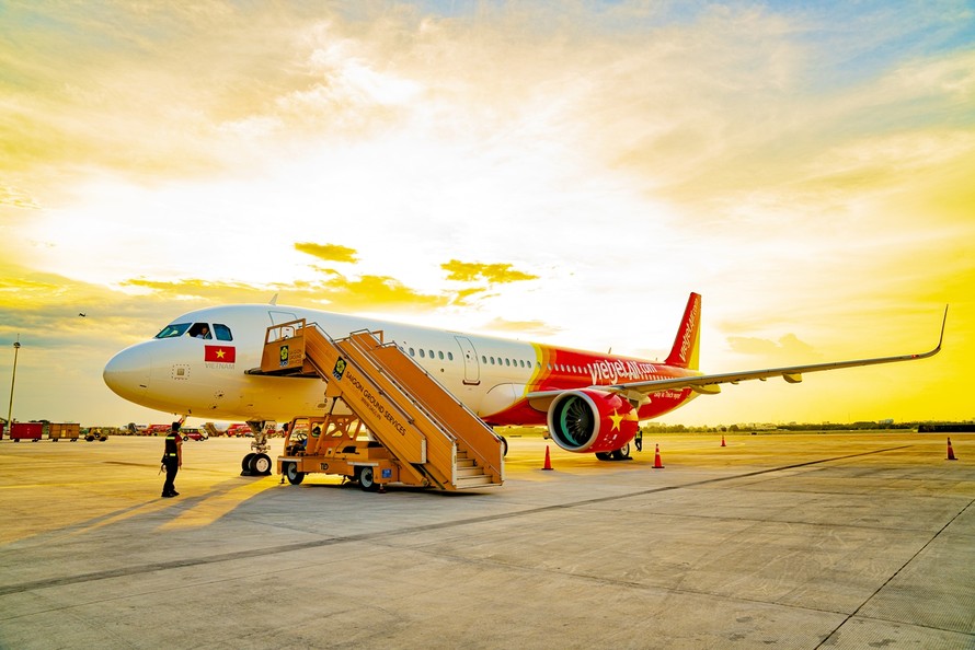 Vietjet tri ân 100 triệu hành khách với chương trình 'Bay khắp Châu Á, Săn máy bay 1kg vàng'