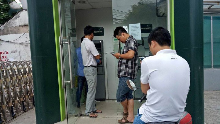 Đảm bảo ATM không quá tải và hết tiền trong dịp Tết Nguyên đán.