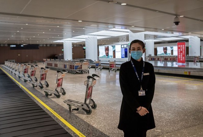 Bức ảnh chụp ngày 14/2 này cho thấy sân bay Ðại Hưng lớn nhất thủ đô Bắc Kinh trở nên vắng vẻ vì dịch Covid - 19