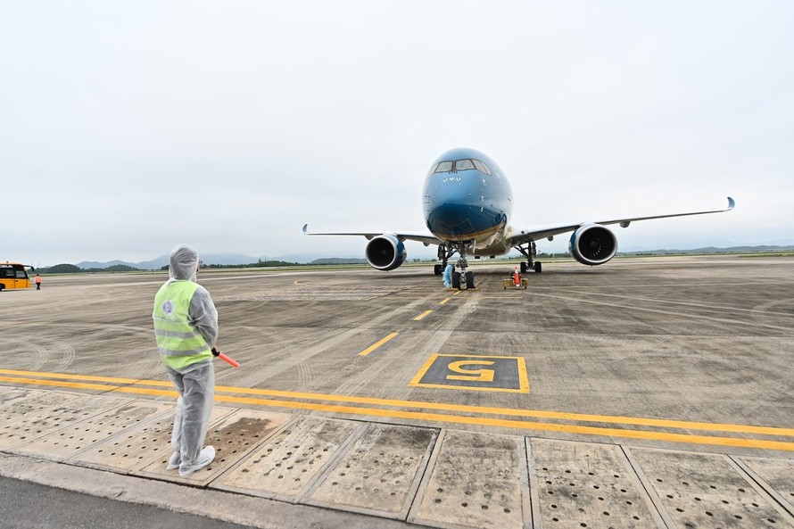 un Group đã áp dụng quy trình hàng không đặc biệt an toàn đón chuyến bay từ nước ngoài