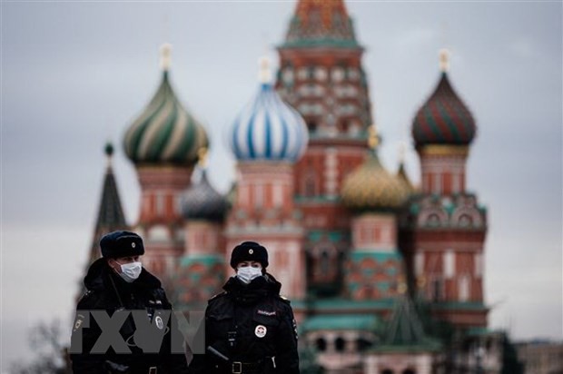 Cảnh sát Nga tuần tra trên Quảng trường Đỏ ở Moskva, ngày 30/3/2020. (Nguồn: AFP/TTXVN)
