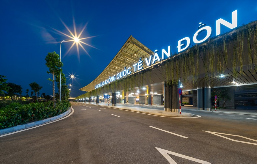 Sân bay Vân Đồn chứng tỏ tầm vóc và vai trò quan trọng trong việc thực hiện các nhiệm vụ chính trị - xã hội