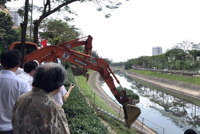 TP Hà Nội chính thức động thổ gói thầu đào cống ngầm dẫn nước thải từ Cầu Giấy về trạm xử lý nước thải dưới Thanh Trì