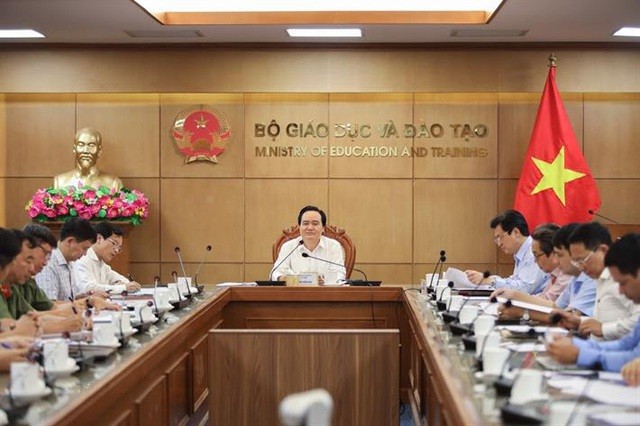 Bộ trưởng Phùng Xuân Nhạ chủ trì cuộc họp
