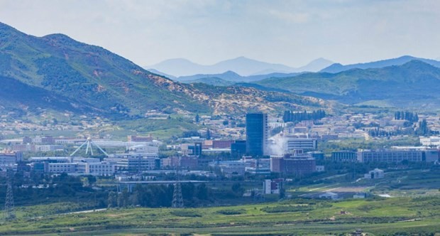Khói bốc từ khu công nghiệp chung Kaesong. (Ảnh: NK News)