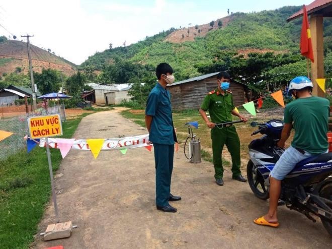 Khoanh vùng ổ bệnh bạch hầu tại Đắk Lắk. - Ảnh: VTC News