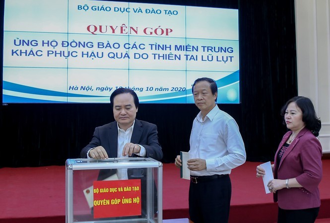 Bộ trưởng Phùng Xuân Nhạ kêu gọi các đơn vị, cá nhân quyên góp ủng hộ đồng bào miền Trung.