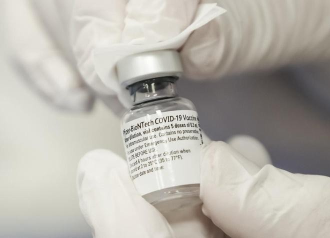Vắc xin Covid-19 của Pfizer có thể chống lại biến chủng mới