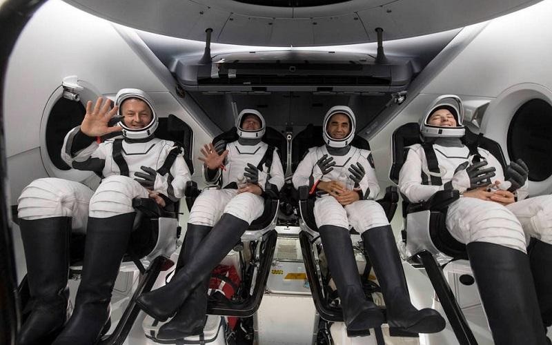 Phi hành đoàn Crew-3 của NASA trở về Trái Đất an toàn sau 6 tháng trên ISS